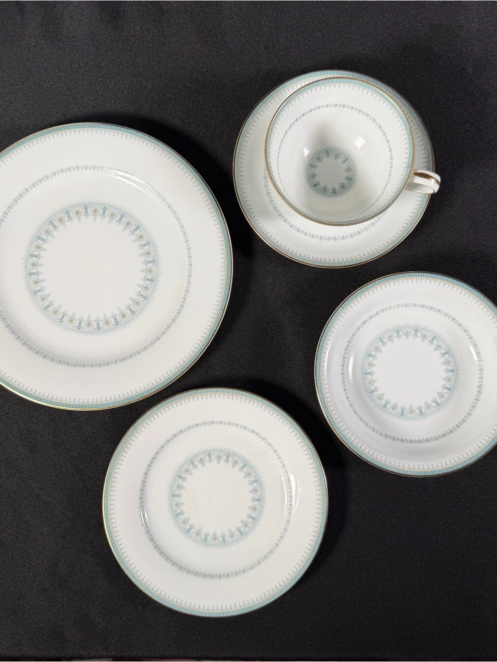 Noritake Maya Fine China 6 piece Place-setting MCM geometric pattern